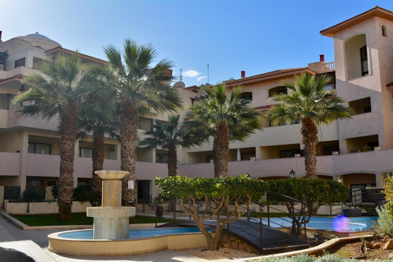 Queens Gardens - Kato Paphos - Next To Kings Ave Mall --- By Yiota エクステリア 写真