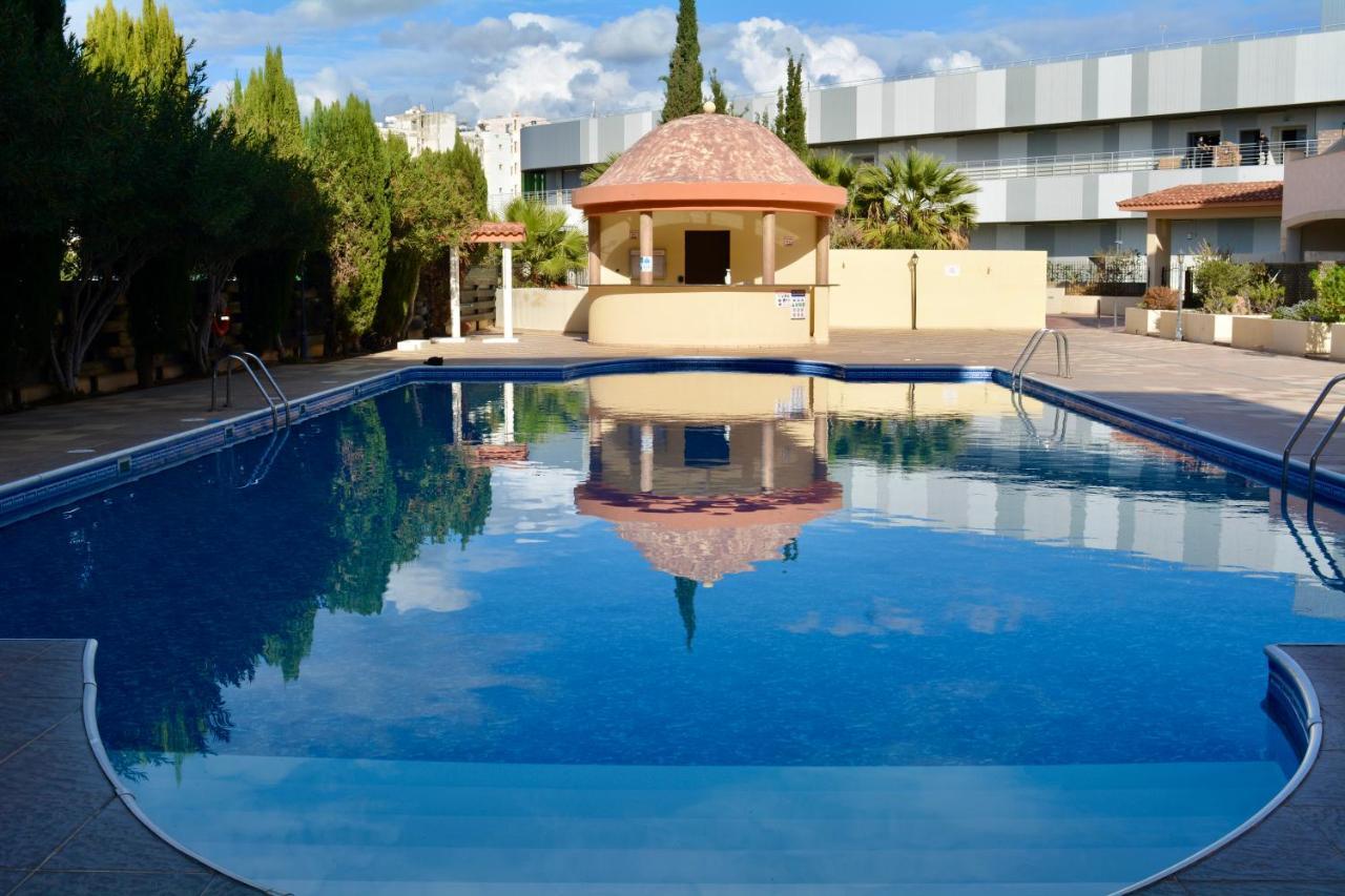 Queens Gardens - Kato Paphos - Next To Kings Ave Mall --- By Yiota エクステリア 写真